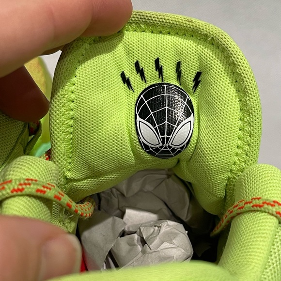 Adidas D.O.N Issue #2 Marvel Spidey Sense Shoes - Size 4 - Picture 5 of 8